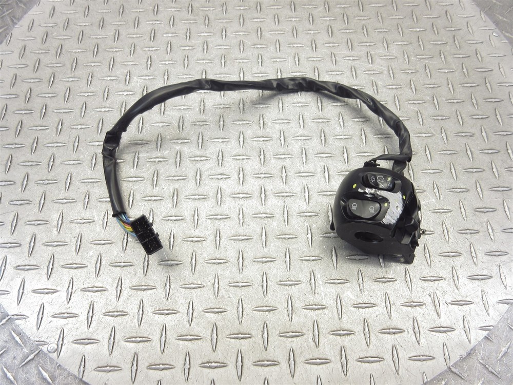 2012 12-16 Victory Vision Tour Left Handlebar Control Switch Handle Bar Button