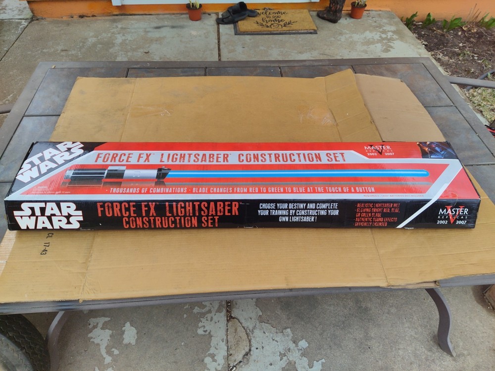 Star Wars Force FX Lightsaber Construction Set