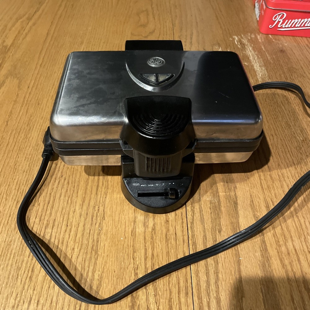 Vintage GE Electric Waffle Iron
