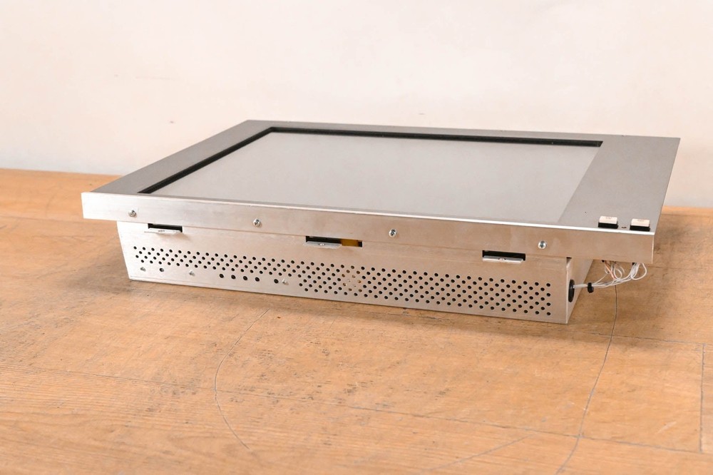Solid State Logic C300 HD Operator Display (DVI/VGA, EXT K/B & EXT VID) CG01U0G