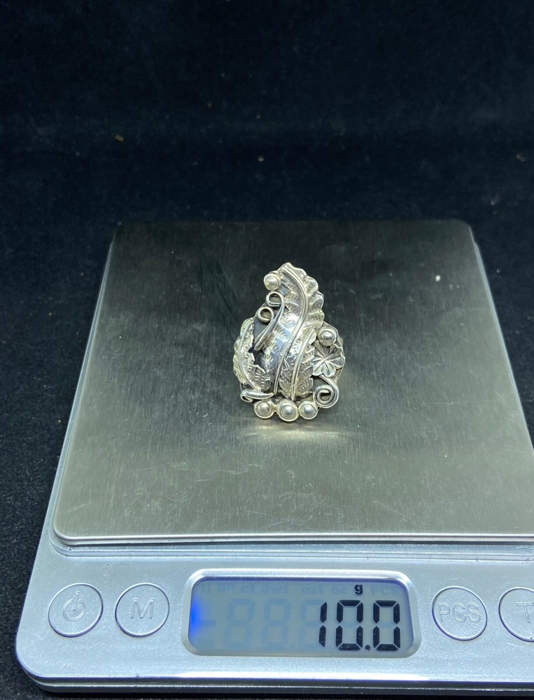 Native American Navajo plain sterling silver leaf ring size 8.75