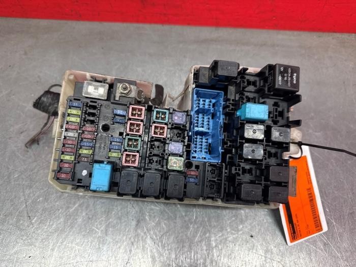 Fuse box Mazda 5 CR1 P22638515