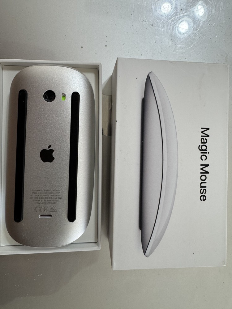 Apple Magic Mouse Multi-Touch Surface lightning CHARGING PORT MK2E3AM/A