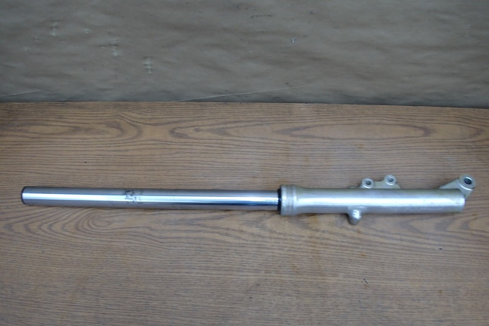 1982 YAMAHA XZ550 VISION LEFT FORK