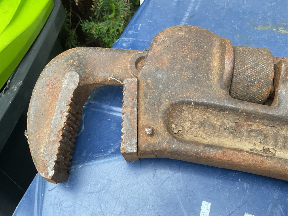 RIDGID 36 In Curved Pipe Wrench
