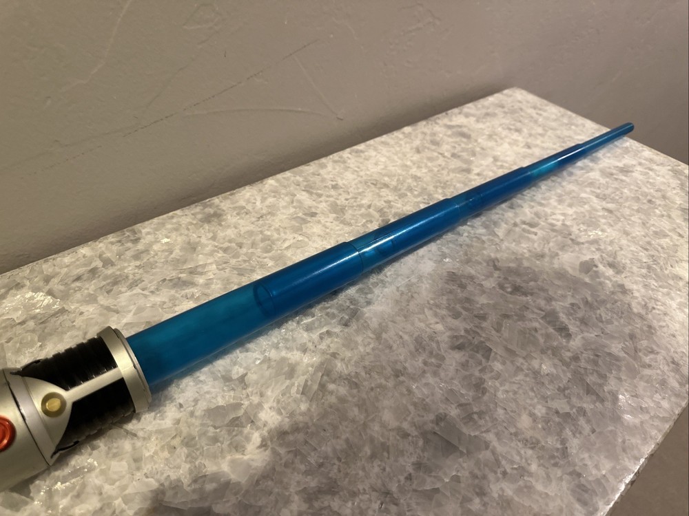 Star Wars Extending Electronic Lightsaber Blue