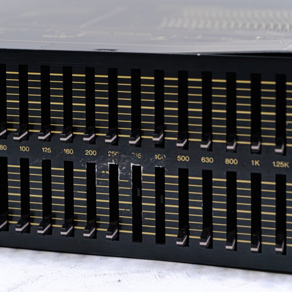 Yamaha Q2031A Graphic Equalizer - Missing 3 Faders