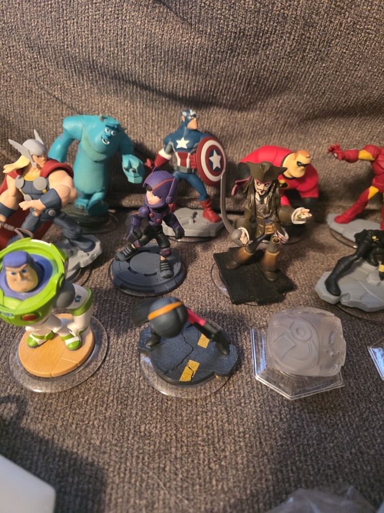 Disney Infinity Figure And Base Lot