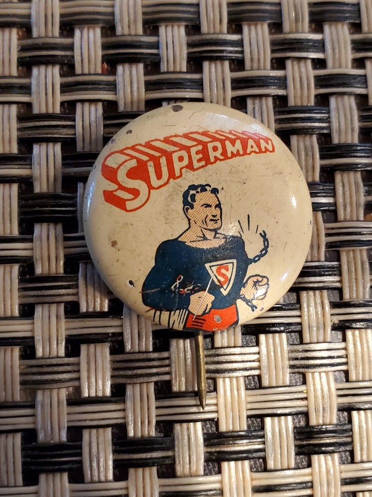 Rare 1942 SUPERMAN ACTION COMICS pinback button button