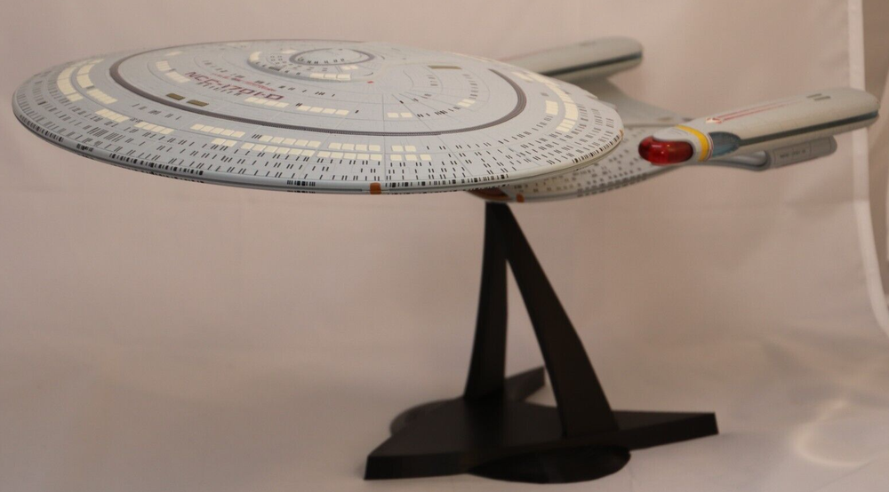 Diamond Select Star Trek USS Enterprise-D Dual Display Stand