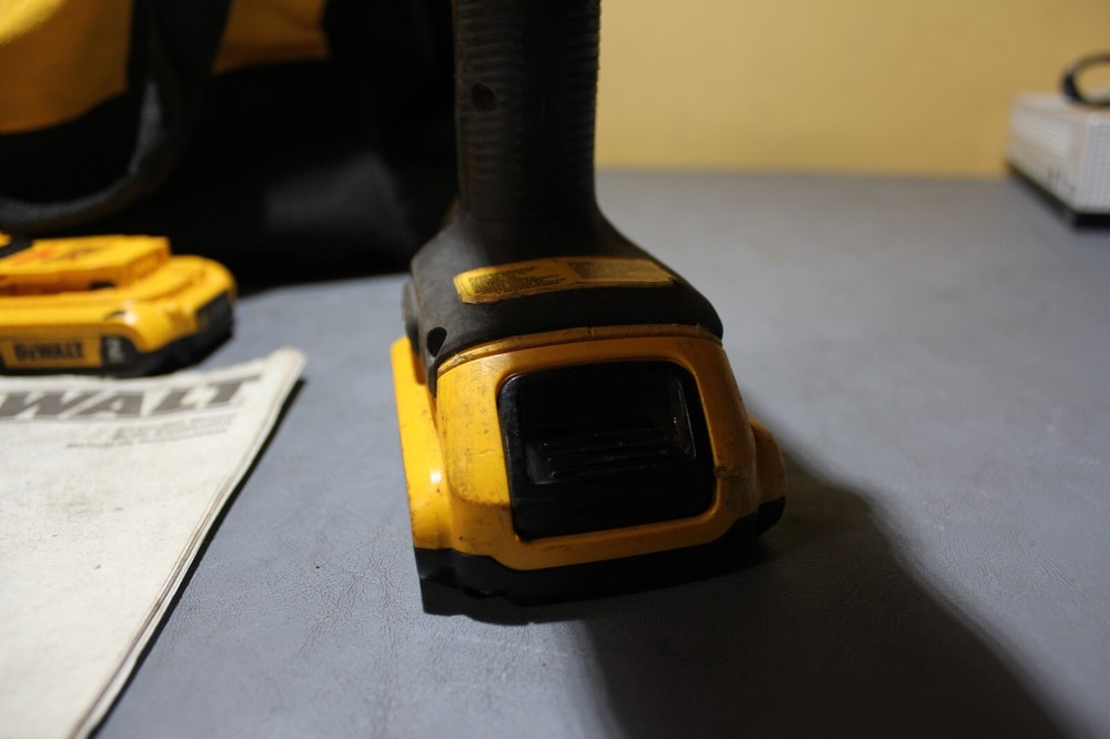 DEWALT DCD777 20V Cordless Drill Driver Kit