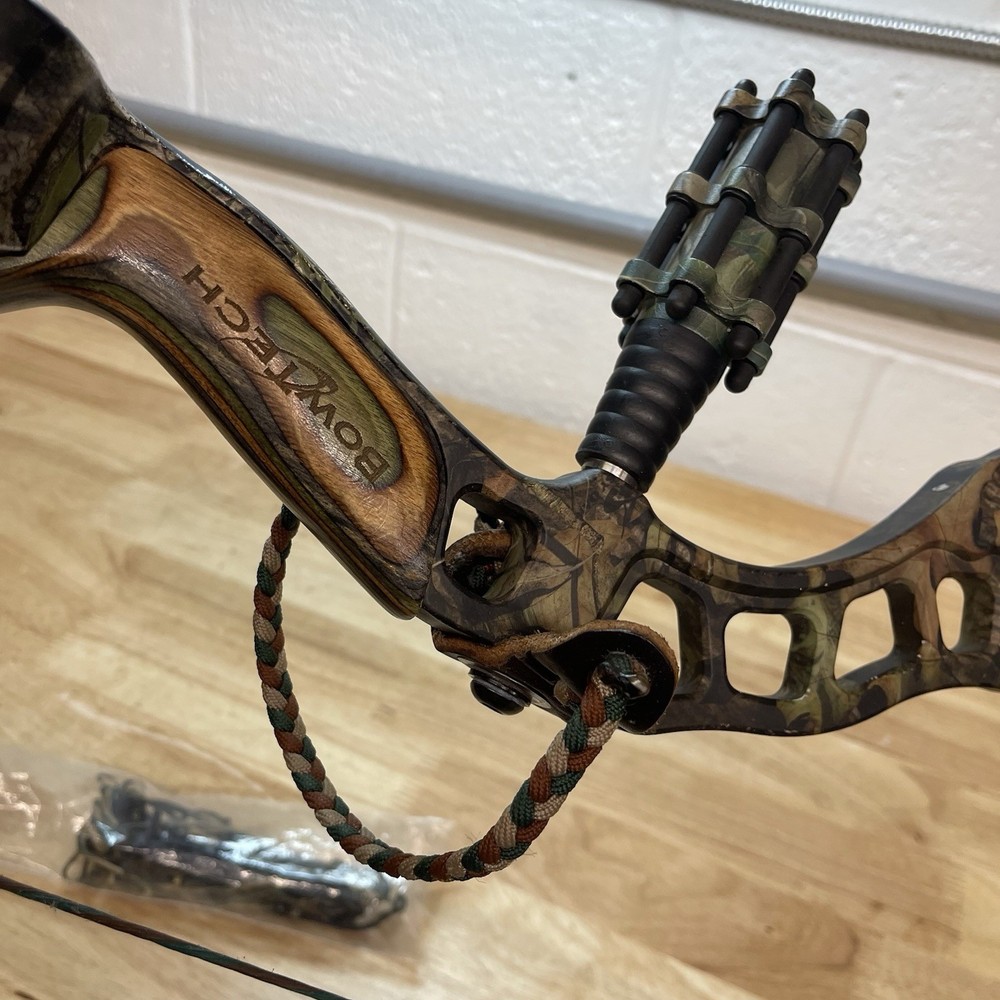 Bowtech Compound Bow 70lb - 28in - READ