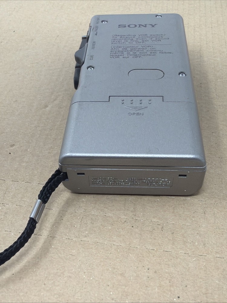 Sony M-530V Handheld Cassette Voice Recorder Untested