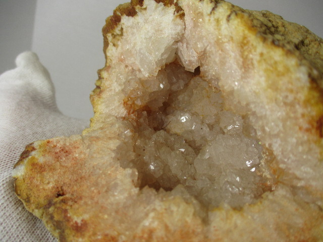 GEODE / AGATE Stone Cracked Open Display Nice Colors Crystals 4" Across 3" Tall