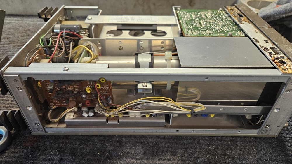 Hitachi Oscilloscope V-209 - Tested And Displays Wave Form On Both Channels