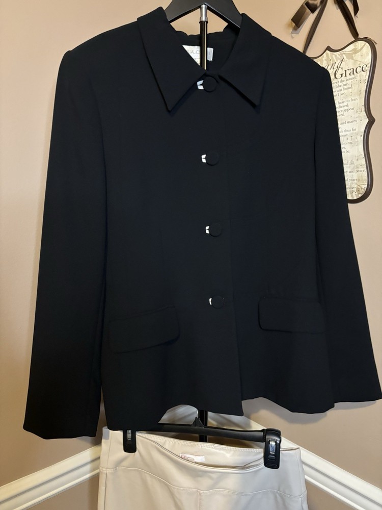 Casual Corner women's jacket Size 14 Button Collared