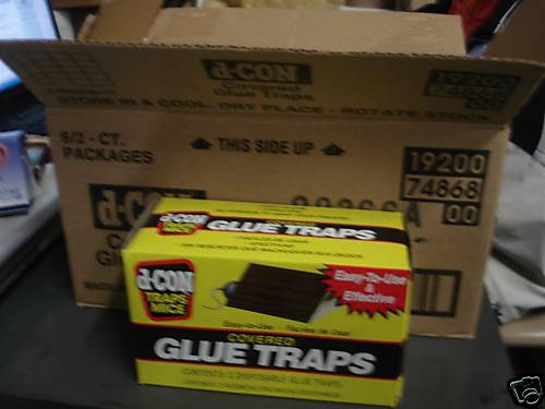 D-CON COVERED GLUE TRAPS--- 12 TRAPS TOTAL