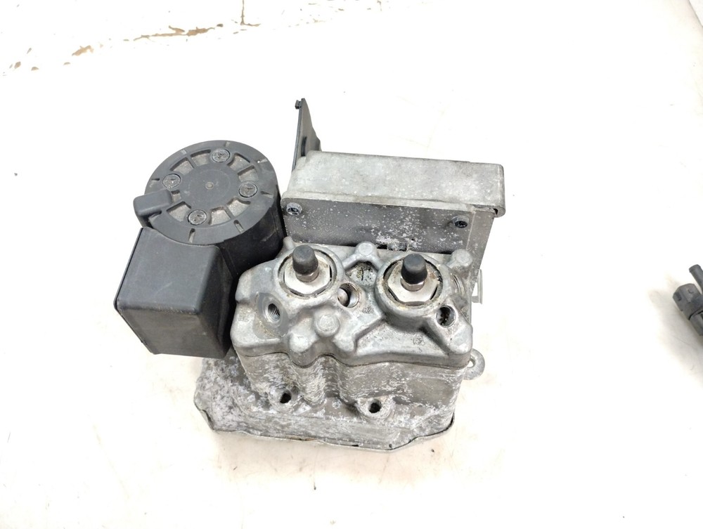 2001 01 BMW R1200 C ABS Brake Pump Module