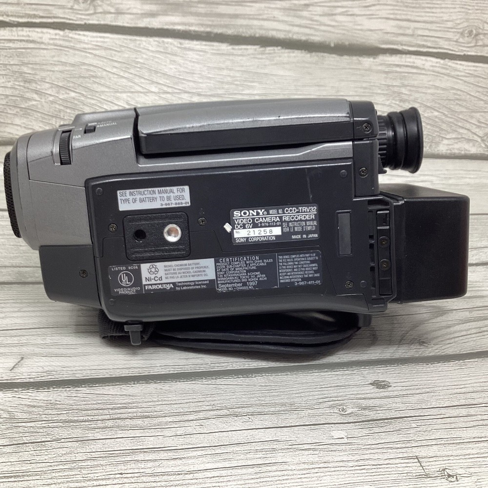 Sony Handycam Vision CCD-TRV32 Untested