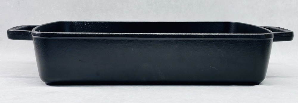 Staub Cast Iron Roasting Pan 15x10 Enamel Base Graphite Rectangular Roaster