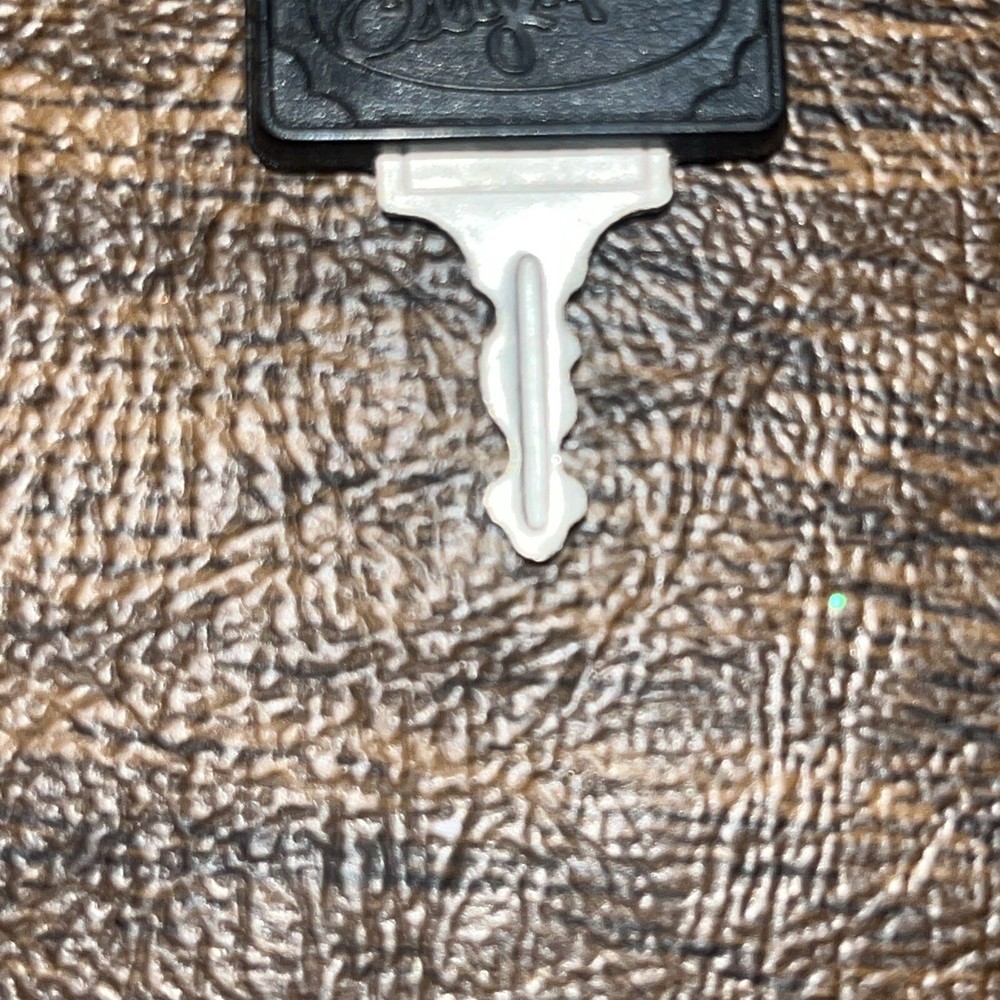 OLYMPIA KEY Silver Black Plastic Top