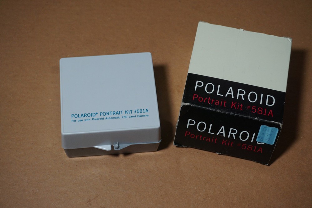 Polaroid PORTRAIT KIT # 581 w/ CASE