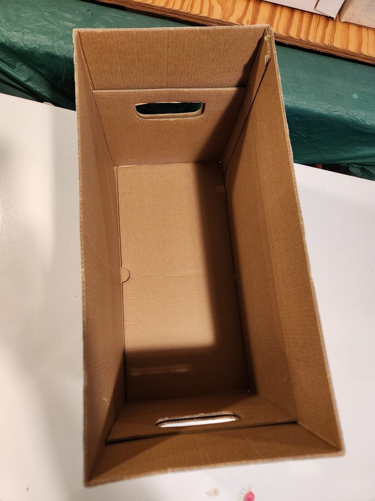 ZENESCOPE KERES Comic Book SHORT BOX BCW