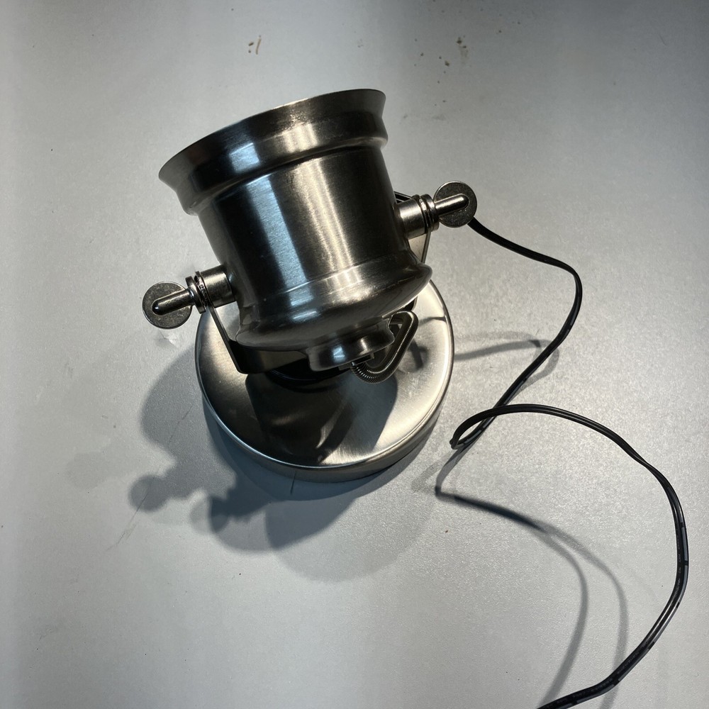 Desktop Spotlight crome very bright