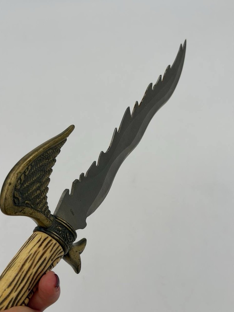 Fantasy Medieval Dagger Knife Wing Guard Stainless Rostfrei Display