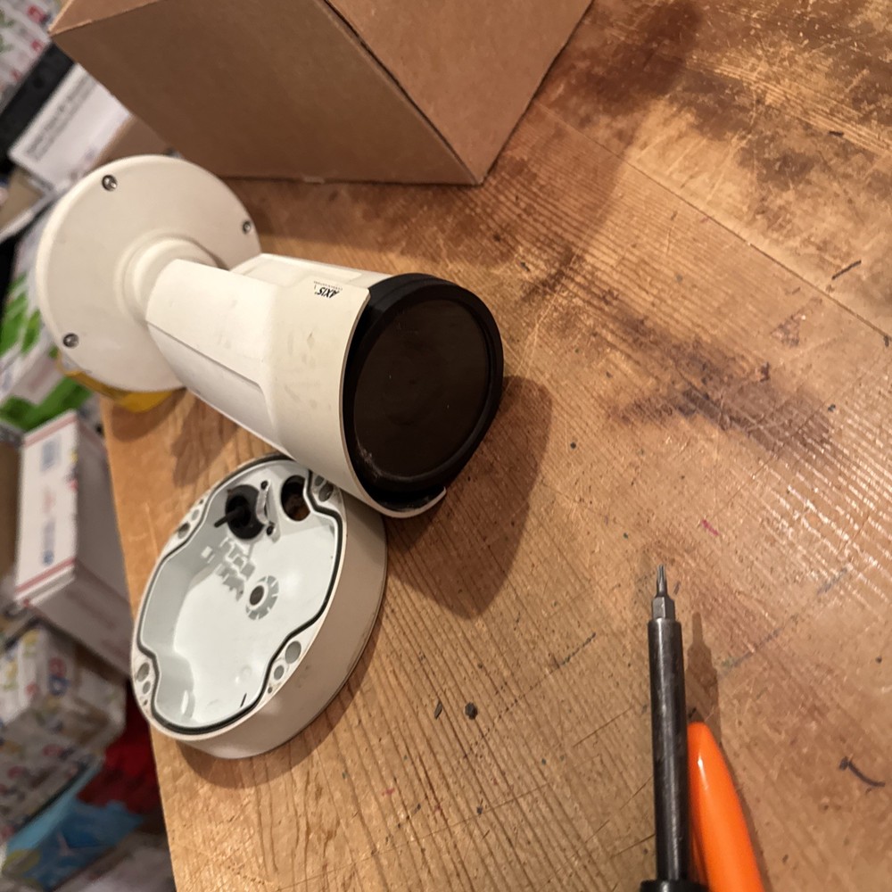 Axis P1428-E 0637-001 Bullet Network Security Camera Tested & Working