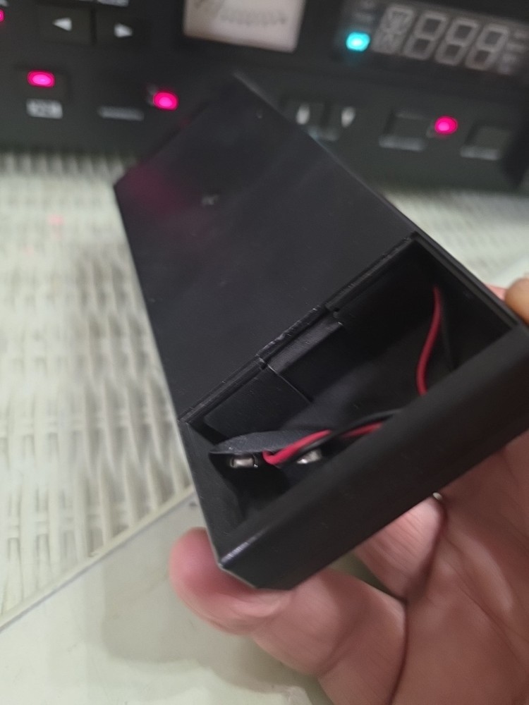 REALISTIC SATELLITE RECEIVER MODEL SR 2010