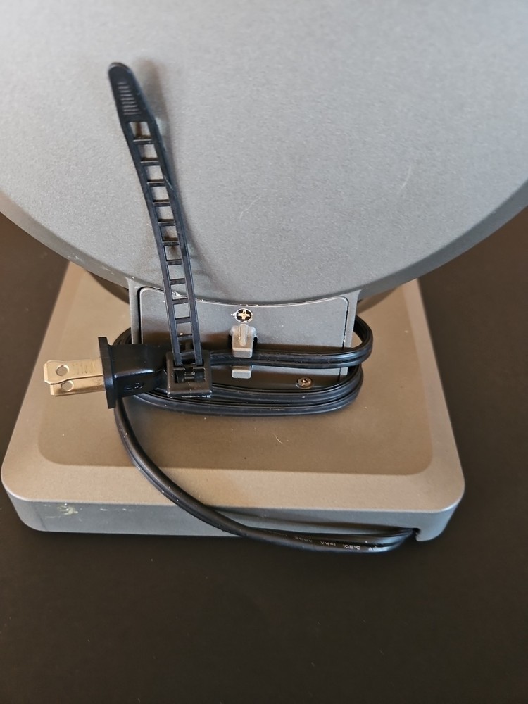 Cuisinart Vertical Belgium Waffle Maker Model VWM-200PC1