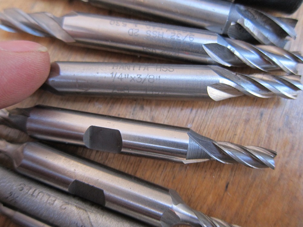 17 SINGLE /DOUBLE END MILL . 2 & 4 FLUTE : ACCULEAD ,UNION ,WELDON. 1/32" - 1/2
