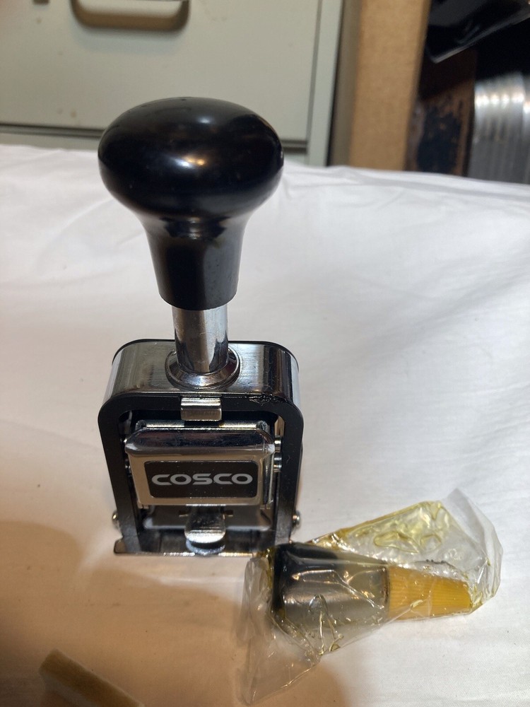mechanical numbering machine
