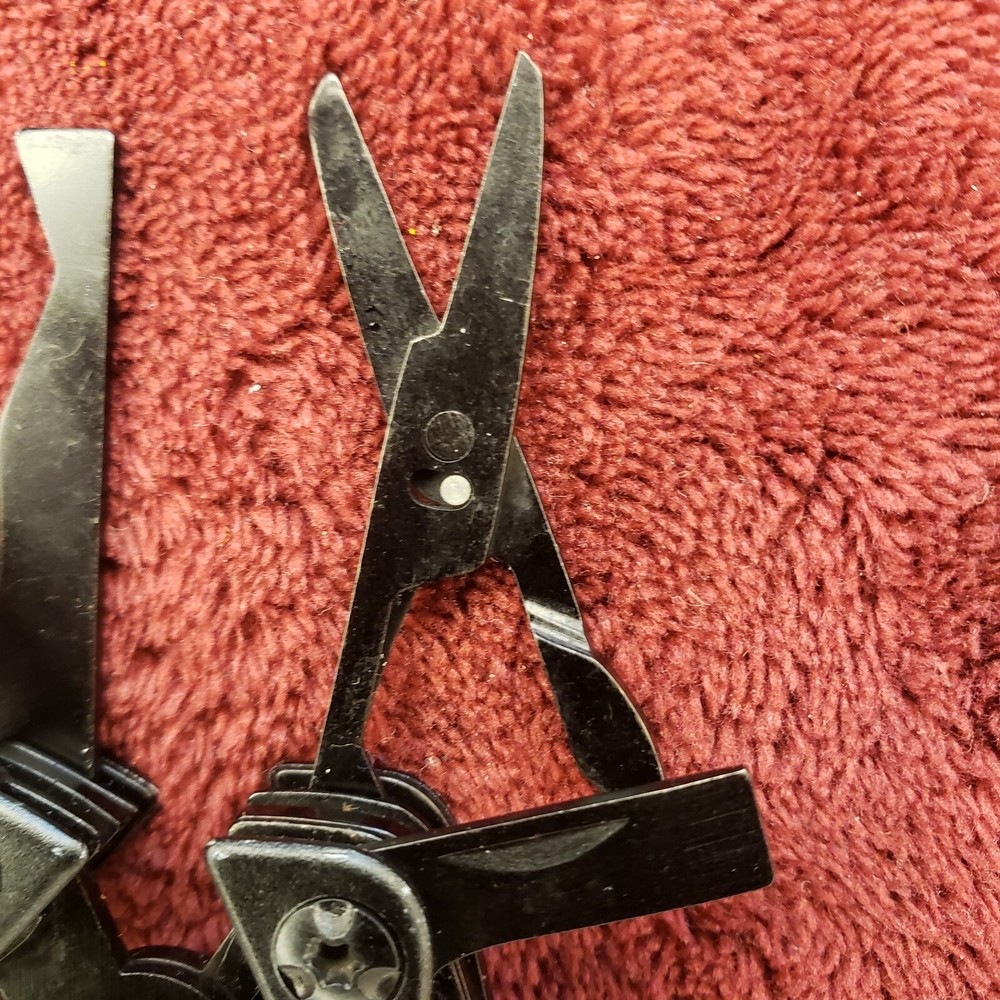 Lot of 2 Gerber Multi Tool Dime multiplier Black read