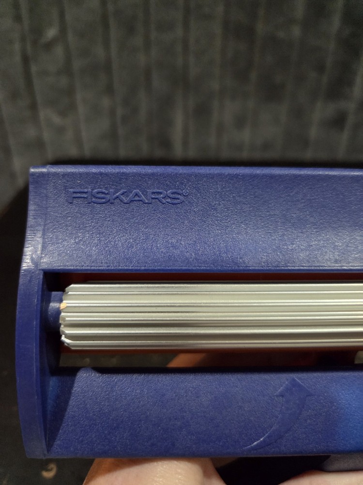 Fiskars Wavy Paper Crimper Tool 6.5” Wide