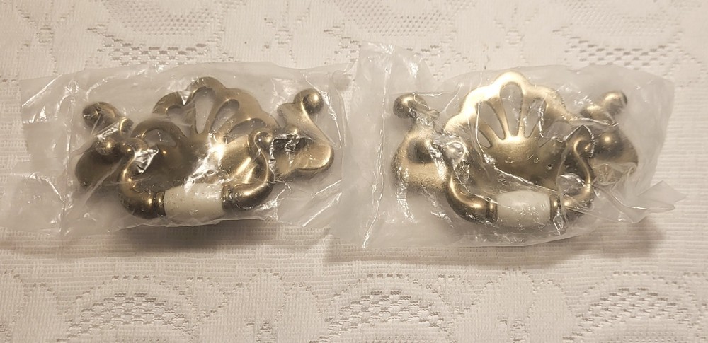 Vtg NIP Brass Drawer Pulls Ornate Ceramic Accent Drop Pull