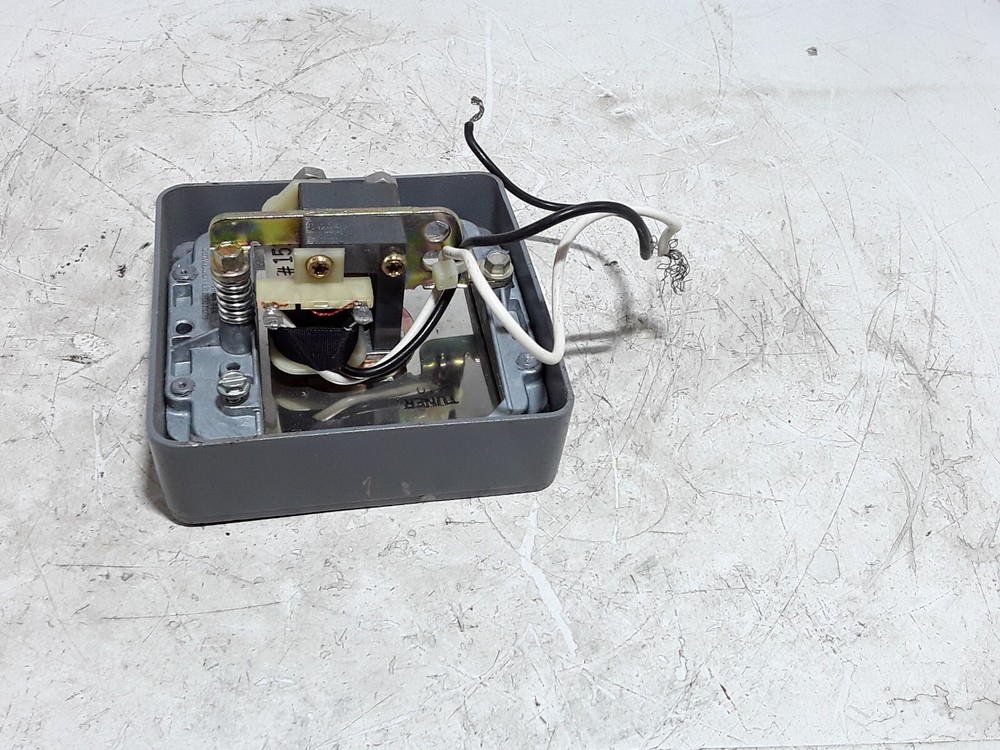 Federal Vibratone Horn Model 350