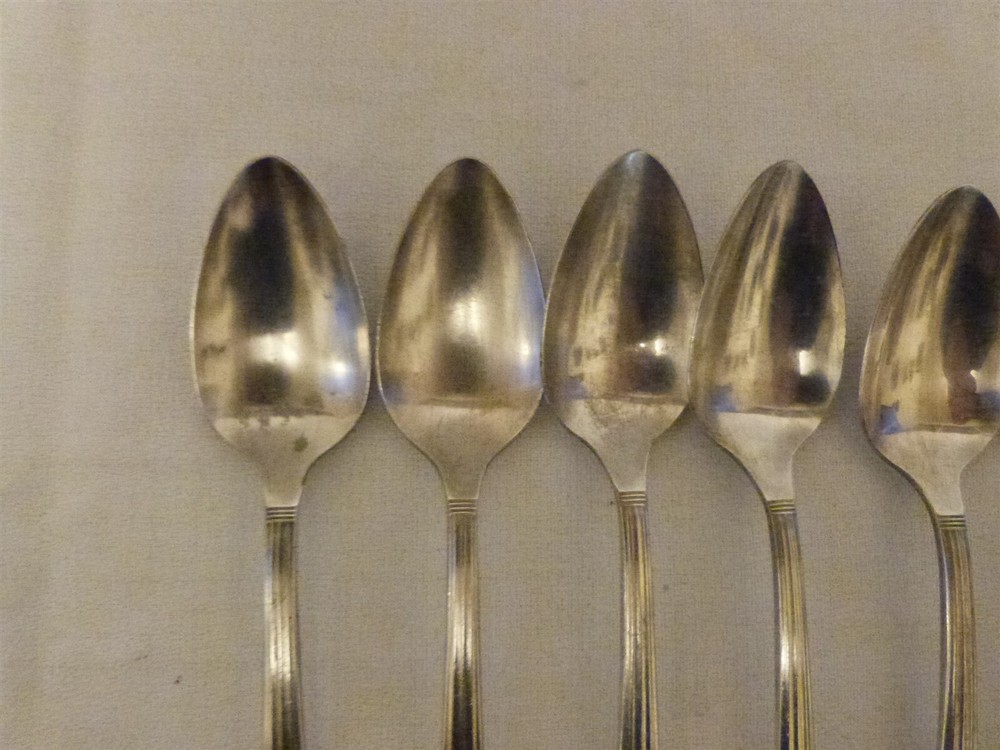 8 GORGEOUS Community Plate CORONATION Flatware TEASPOONS 6.12"