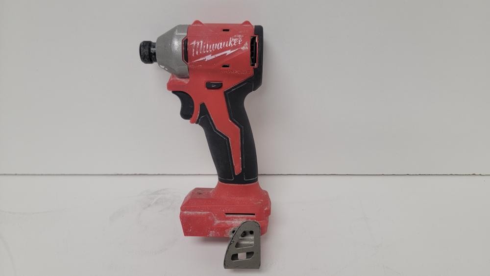 MILWAUKEE TOOLS 9R31 IMPACT DRIVER (P08023417)