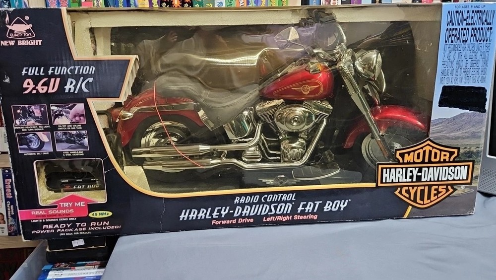 Harley Fat Boy Full Function 9.6V Radio Controlled Motorcycle New Bright  Large