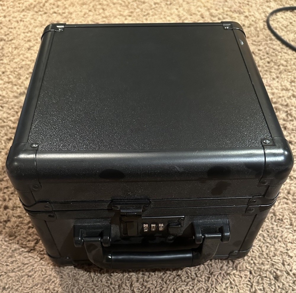 2 Slot Card Carry Case With Lock Code (507)