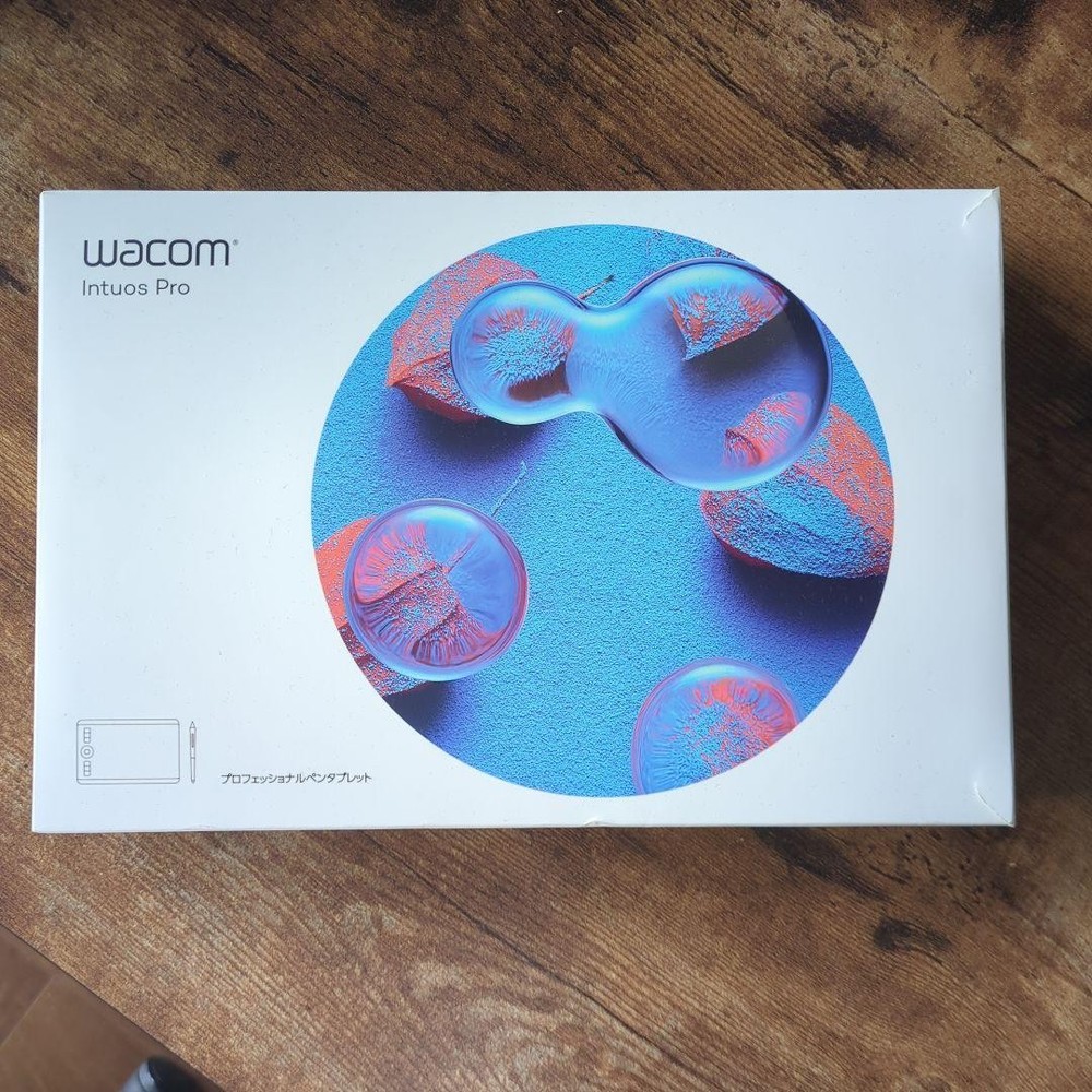 Wacom Intuos Pro Pen Tablet Bluetooth Graphics Pad for Creatives Pro