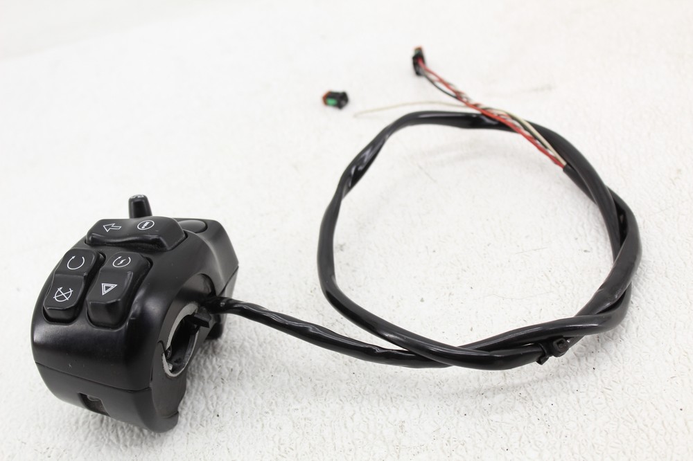 17-23 Harley Davidson Street Glide Right Control Switch Pack
