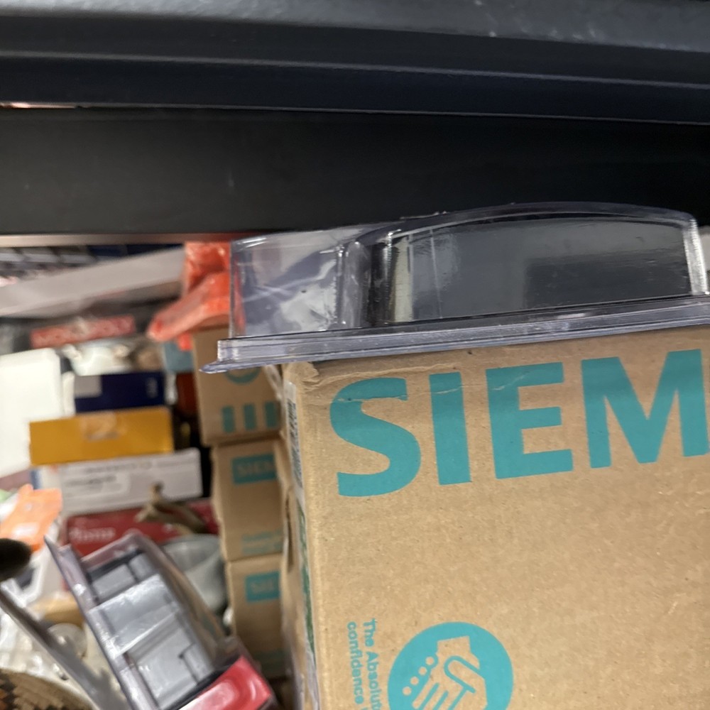 Master Lock 5401D 5-Key Locking Combination Steel Box - Black/Silver