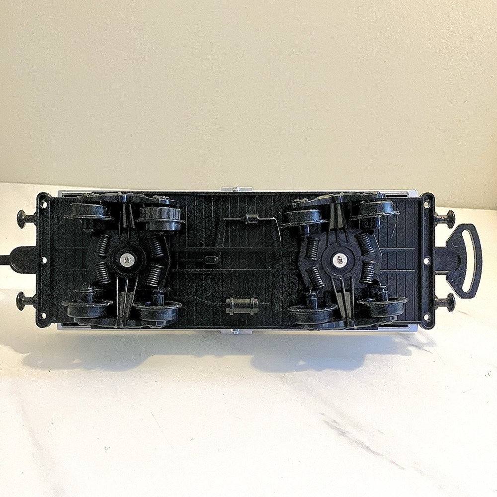 FAO Schwarz Motorized Classic Train Set Plus Tracks