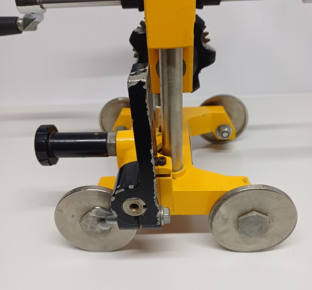 NEW PORTABLE PIPE CUTTING MACHINE 05012010