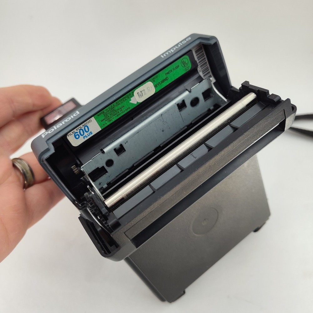 Vintage Polaroid 600 Impulse Instant Camera With Strap UNTESTED