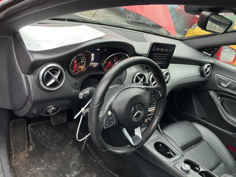 CLA250 2017 Glove Box 4934947