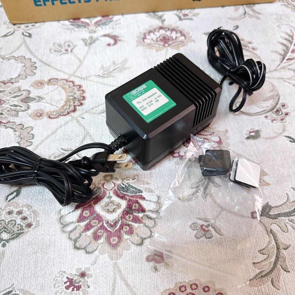 BOSS SE 70 Multi Effects Processor Guitar Pedal pre-owned condition Used